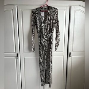 NWT Zara bodycon black and white checker dress long sleeve v-neck size L